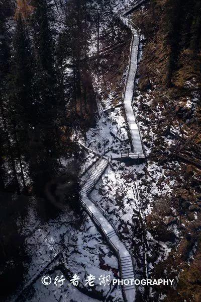 美军方称胡塞武装向一艘美国货轮发射2枚导弹