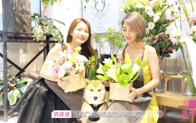 张兰在“中国经济新闻人物(2023-2024)-企业家之夜”为全聚德烤鸭和古井贡酒带货